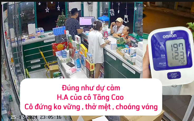 Nữ dược sĩ chăm sóc khách tận tình khi hỏi mua thuốc huyết áp lúc nửa đêm