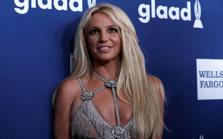 Trang sức do Britney Spears thiết kế bị nghi ngờ đạo nhái