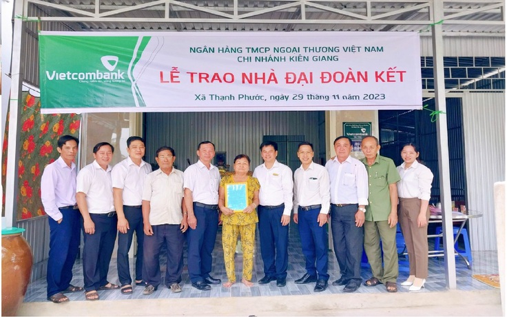 Vietcombank khánh thành nhà cho người nghèo an cư đón tết