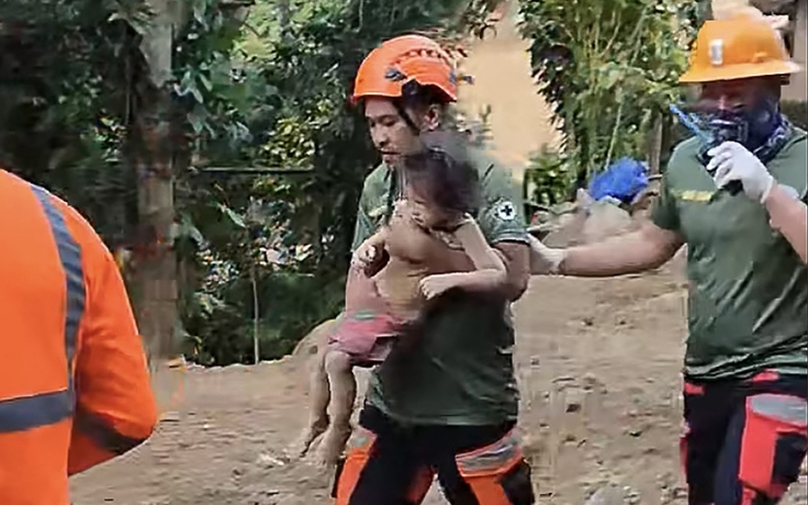 Phép màu tại Philippines: Em bé được cứu sống gần 60 giờ sau lở đất