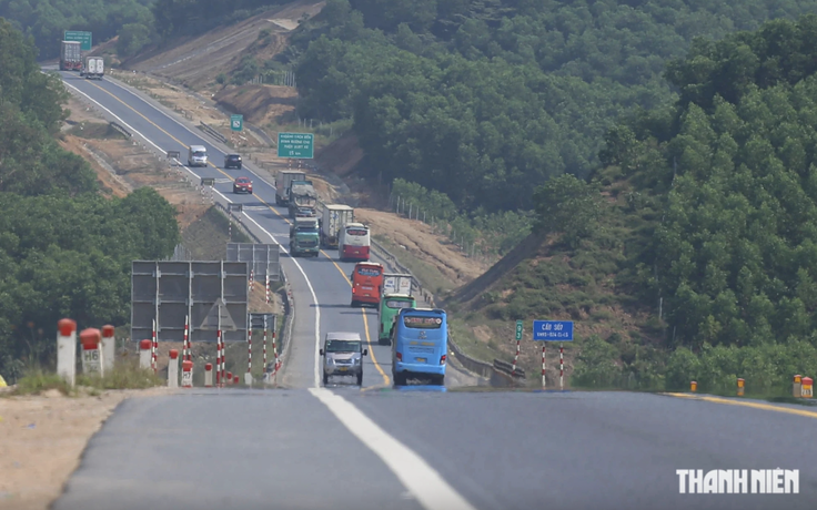 Bộ GTVT yêu cầu điều chỉnh tổ chức giao thông cao tốc Cam Lộ - La Sơn