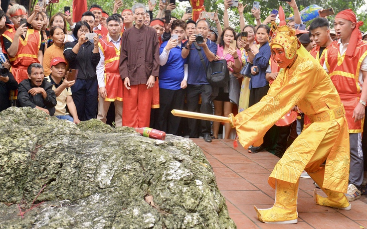 Lễ hội chém bạch kê tinh độc nhất vô nhị ở Hà Nội