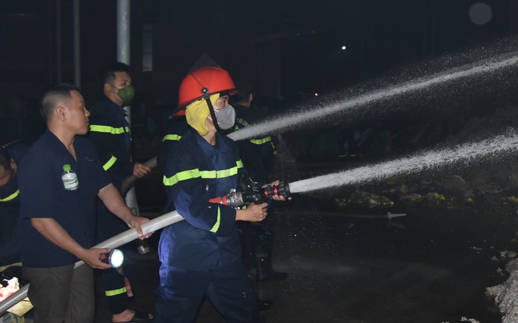Tiền Giang: Điều tra nguyên nhân cháy lớn bên trong KCN Long Giang