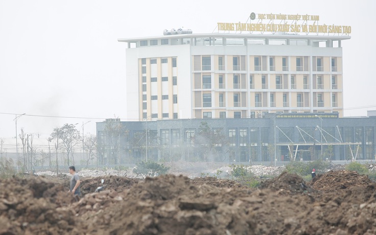 Khói bụi 'bủa vây' nơi có chỉ số ô nhiễm không khí cao nhất Hà Nội