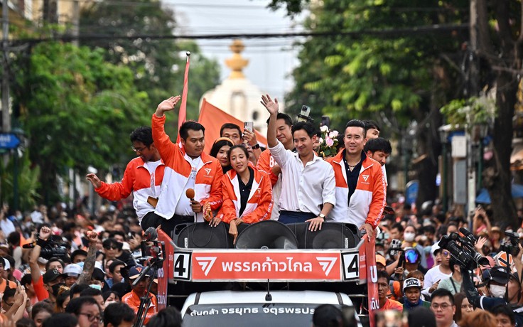 Ủy ban Bầu cử Thái Lan đề nghị tòa án giải thể đảng thắng cử năm 2023