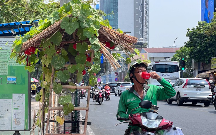 Thùng trà đá bé xinh ngay trung tâm TP.HCM: Mát rượi lòng người ngày nắng nóng