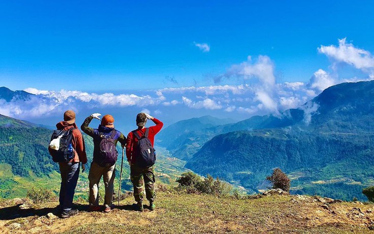 'Team xê dịch' chinh phục thử thách những đỉnh núi trên dưới 3.000 mét tại Việt Nam