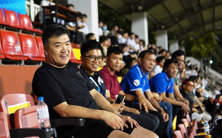Trọng tài Hàn Quốc thưởng thức giải sinh viên: ‘Tôi đã hiểu vì sao người Việt yêu bóng đá’