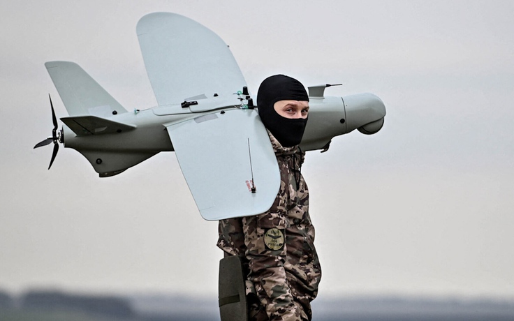 Ukraine dùng UAV bù đắp thiếu hụt đạn pháo, hiệu quả đến đâu?