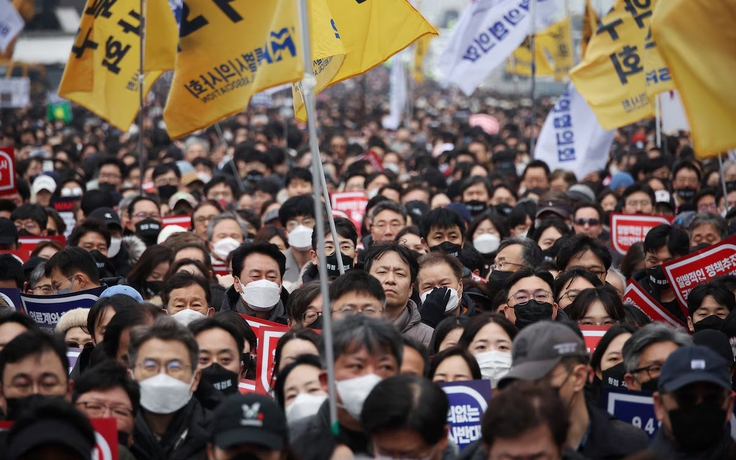 Giáo sư y khoa đòi từ chức, y tế Hàn Quốc rơi vào đợt khủng hoảng mới