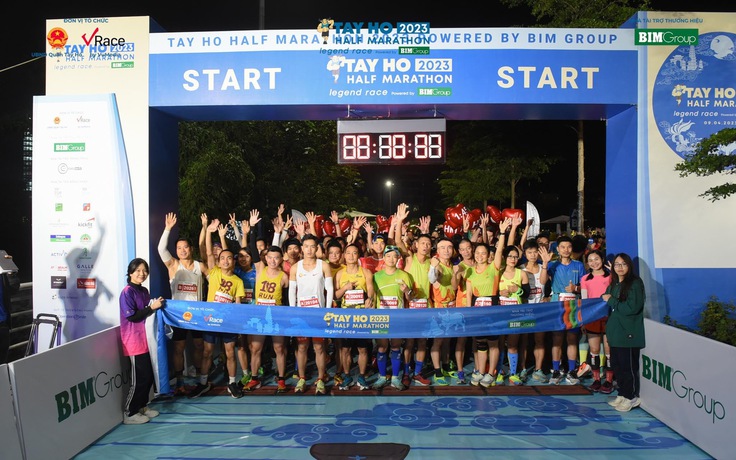 Hơn 10.000 VĐV dự giải chạy bán marathon quanh Hồ Tây 