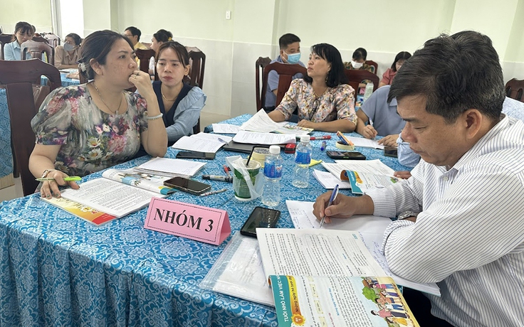 Chọn sách giáo khoa: Băn khoăn 'đứng giữa 3 dòng chảy'