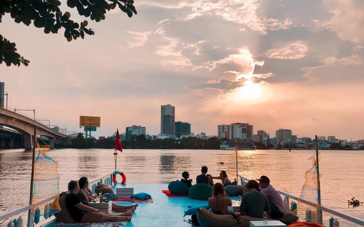 Khám phá 5 quán cà phê view sông Sài Gòn cực chill dành cho giới trẻ