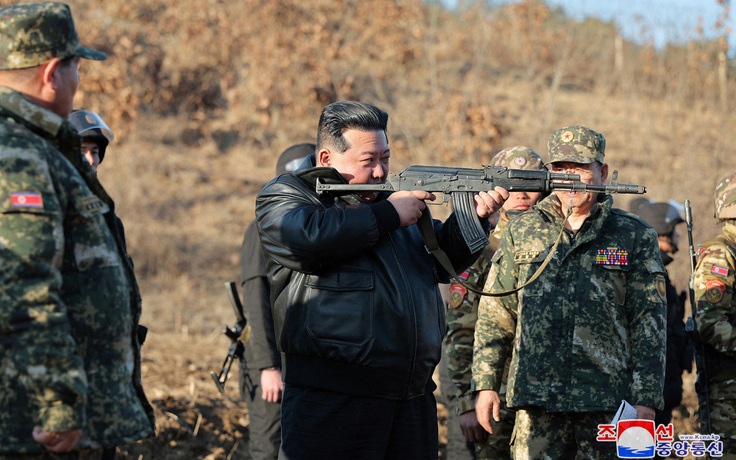 Ông Kim Jong-un ra lệnh quân đội sẵn sàng chiến tranh sau cảnh báo mới