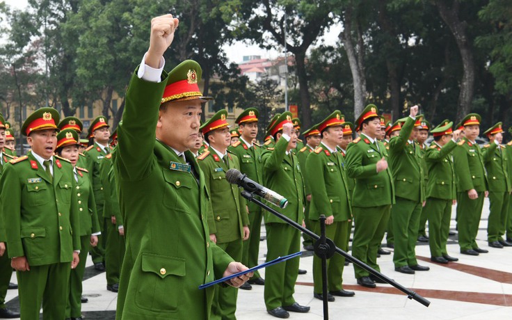 Cảnh sát phòng, chống ma túy thề đấu tranh không khoan nhượng với tội phạm