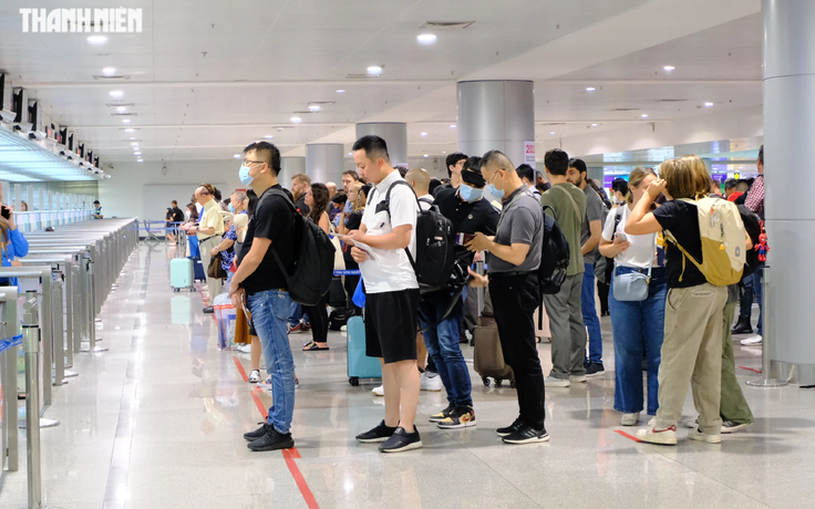 Sở Du lịch TP.HCM đề xuất giảm thời gian xuất, nhập cảnh ở Tân Sơn Nhất
