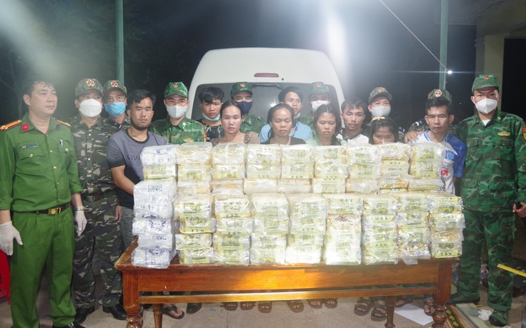 Bộ Quốc phòng khen thưởng lớn lực lượng triệt phá vụ vận chuyển 100 kg ma túy