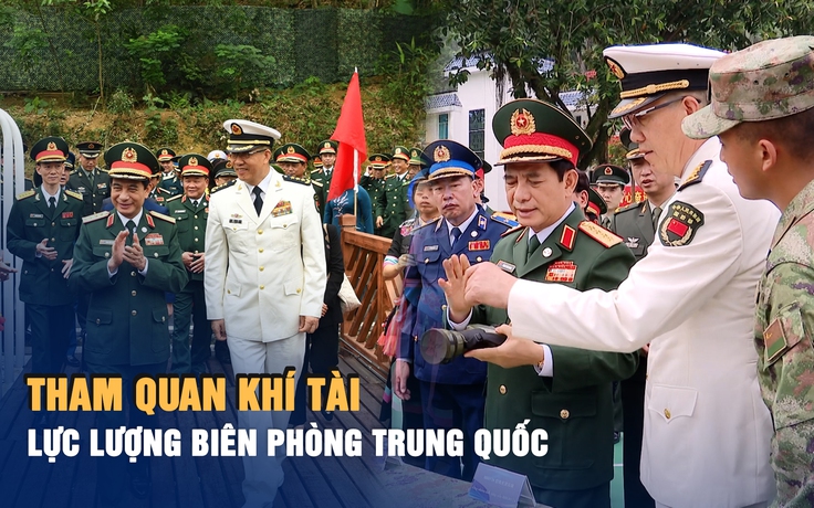 Đại tướng Phan Văn Giang tham quan khí tài của lực lượng biên phòng Trung Quốc