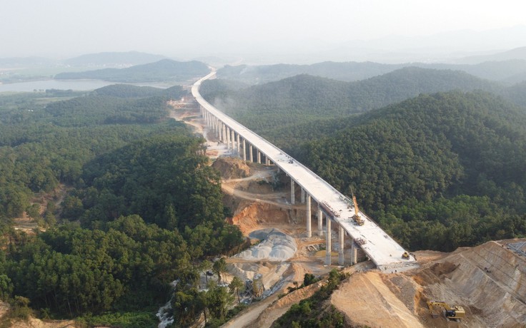 Hình ảnh 6 cây cầu vượt sông, vượt núi trên cao tốc Diễn Châu - Bãi Vọt