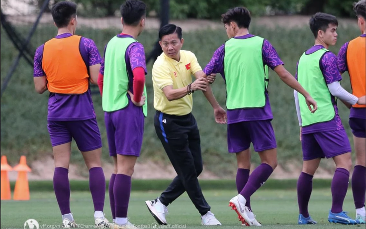 U.23 Việt Nam 0-0 U.23 Kuwait: Đình Bắc rời sân vì chấn thương