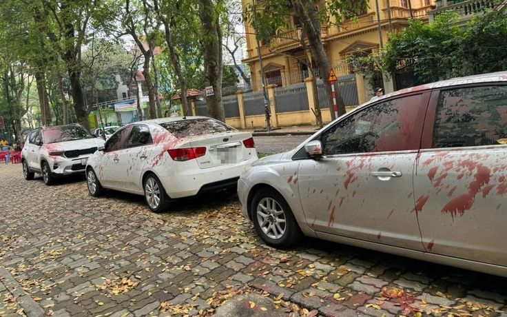 Hàng loạt ô tô bị tạt sơn ở Hà Nội, xử lý được không?