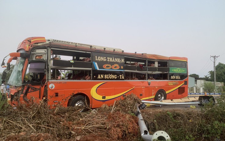 Gia Lai: Tai nạn giữa 2 xe khách, 1 người tử vong