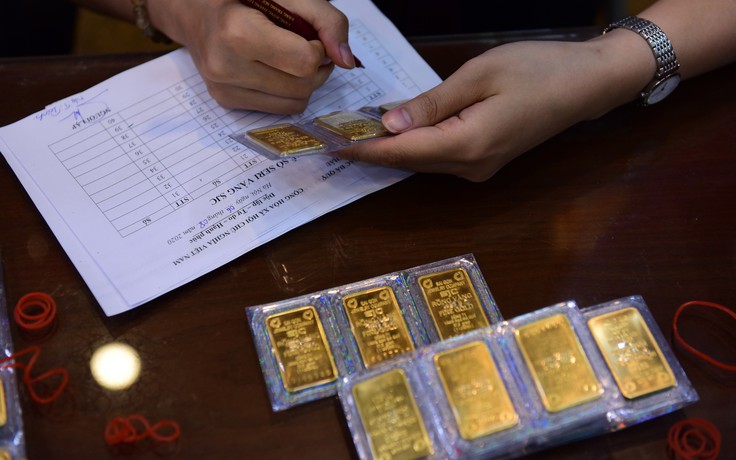 SJC 'rơi' gần 2 triệu đồng/lượng sau yêu cầu kiểm tra ngay thị trường vàng của Chính phủ