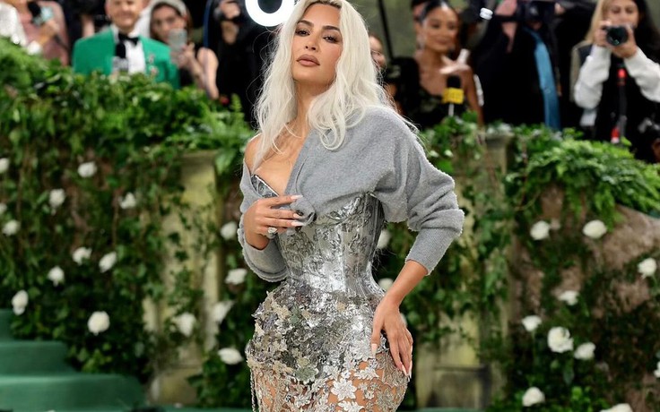 Vòng eo 'gây sốc' của Kim Kardashian tại Met Gala có được là nhờ thói quen này