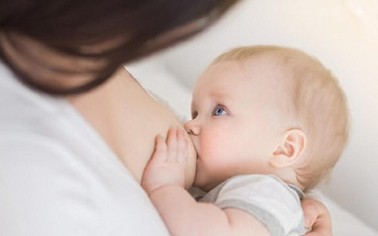Hàng ngàn trẻ cần sử dụng sữa mẹ hiến tặng thanh trùng