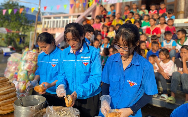 Những bước chân Đom Đóm vì cộng đồng