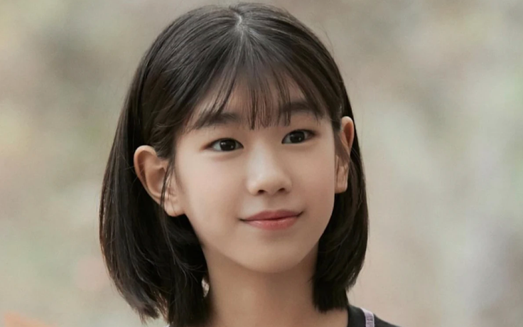 Nhan sắc trong trẻo của sao nhí 12 tuổi đang hot tại Hàn Quốc