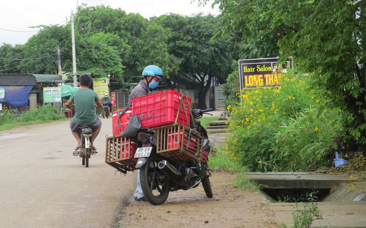 Những ngôi chợ độc đáo: Ngược xuôi đời chợ 'chạy'