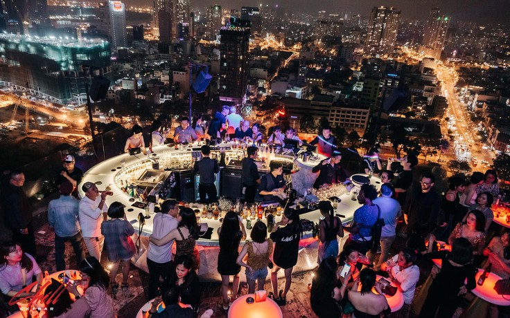 'Điểm danh' những quán rooftop cực chill với view bao đẹp tại quận 1