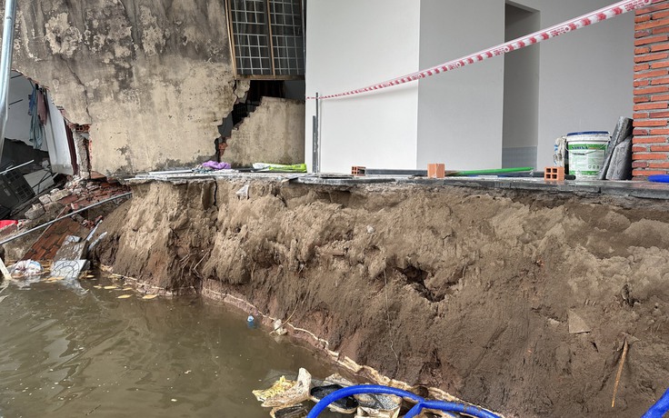 Cần Thơ: Sạt lở bờ sông nghiêm trọng làm hư hỏng 10 căn nhà