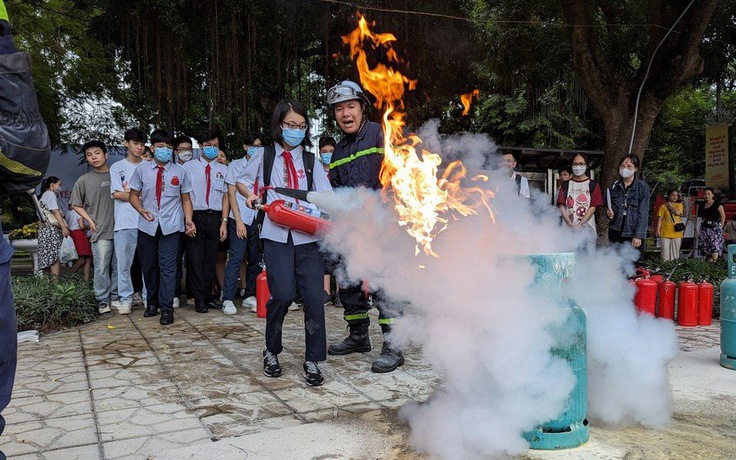 Người Hà Nội được học kỹ năng xử lý tình huống cháy, nổ miễn phí