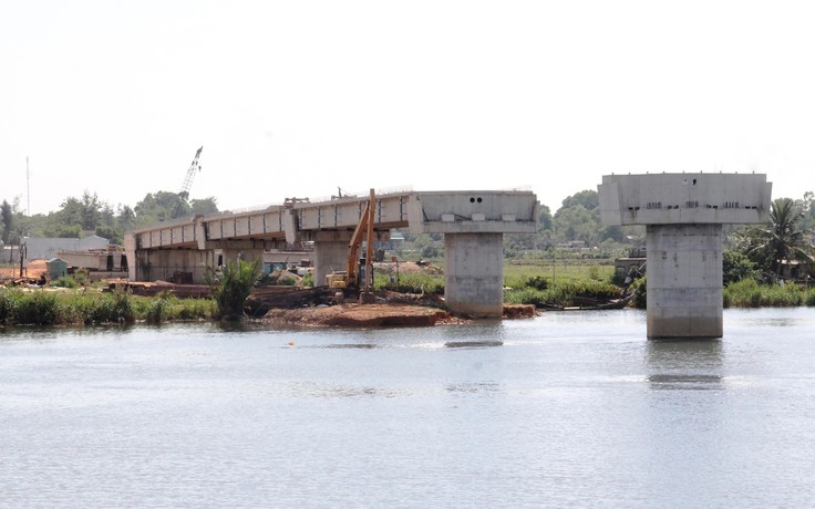 Quảng Nam: Kiểm điểm trách nhiệm vì xây cầu 220 tỉ chậm tiến độ