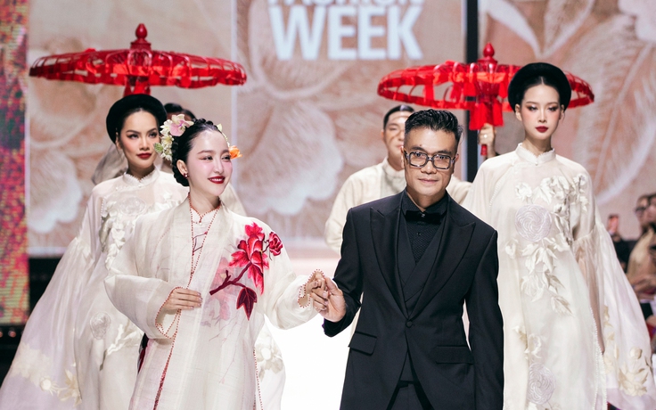 Vũ Việt Hà có show diễn ấn tượng nhất tuần lễ thời trang