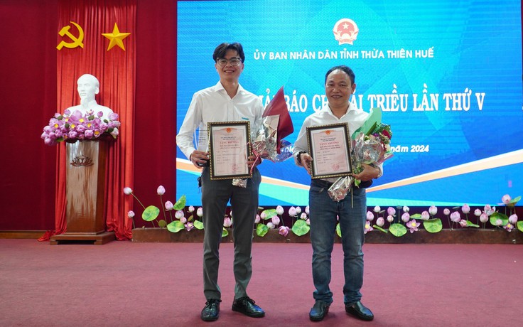 Hai nhà báo của Báo Thanh Niên nhận Giải báo chí Hải Triều lần thứ 5