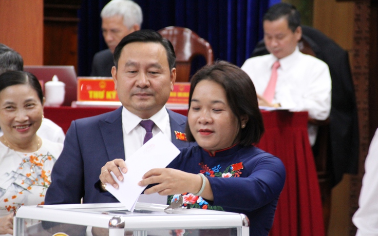 Vì sao Quảng Nam bầu lại Phó chủ tịch UBND tỉnh đối với ông Trần Nam Hưng?