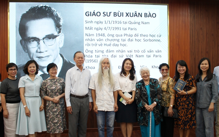 'Giáo sư Bùi Xuân Bào đã về với Văn khoa, với học trò của ông'