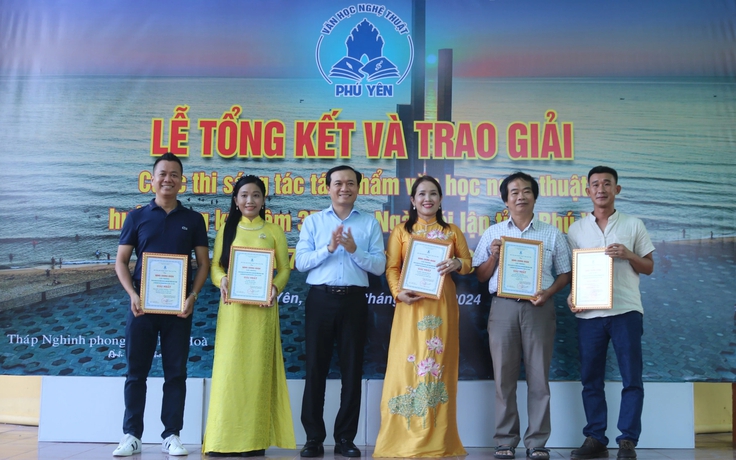 Trao giải cuộc thi sáng tác văn học nghệ thuật tỉnh Phú Yên