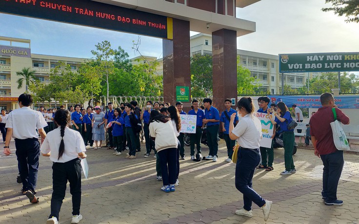 Đề văn thi lớp 10 Bình Thuận bàn về cách học sinh nuôi dưỡng ước mơ