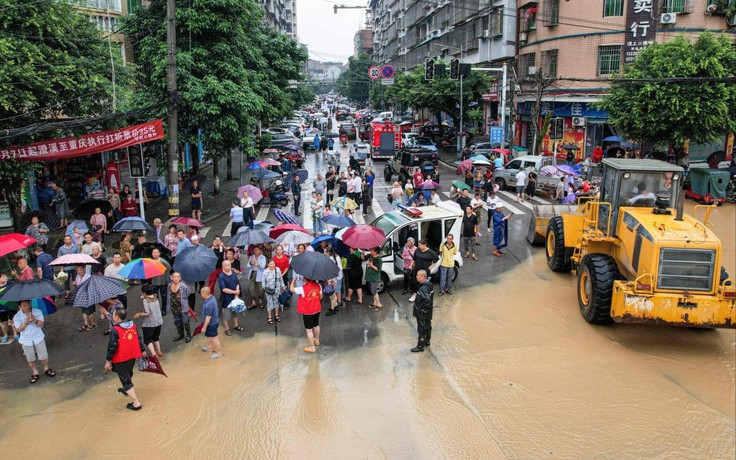 Mưa lũ kỷ lục: đập Tam Hiệp báo động cao, Trùng Khánh thiệt hại nặng nề