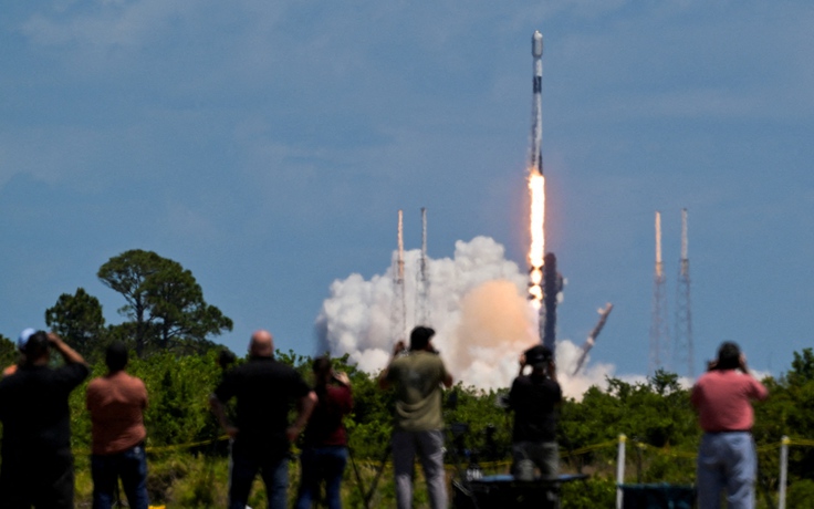 Tên lửa Falcon 9 của SpaceX bị đình chỉ sau sự cố nghiêm trọng trên quỹ đạo