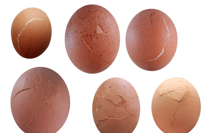 Trứng có màu lạ sau khi luộc có an toàn?