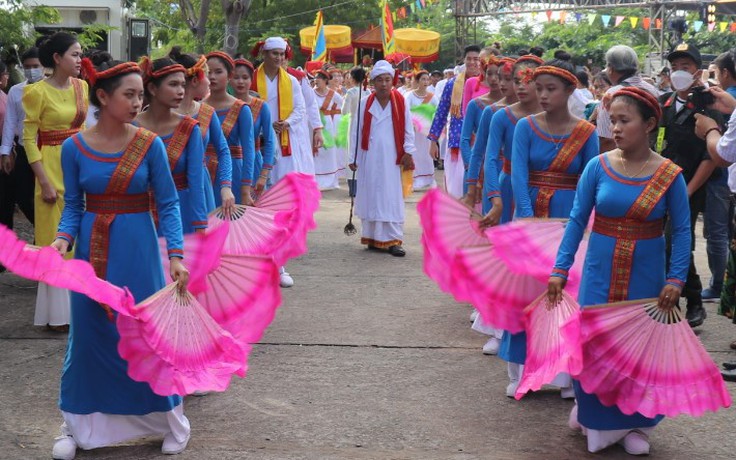 Làng Chăm chuyển mình