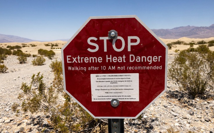 Nắng nóng hơn 53 độ C tại Mỹ khiến người đi xe máy tử vong