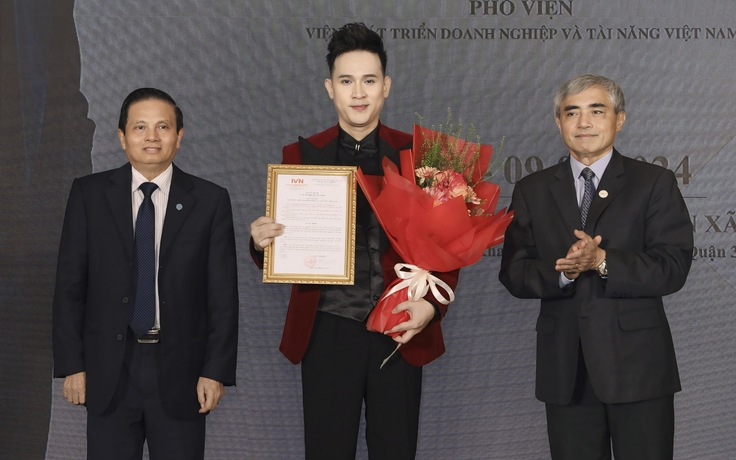 Ca sĩ Nguyên Vũ lên chức Phó Viện phát triển doanh nghiệp và tài năng Việt Nam