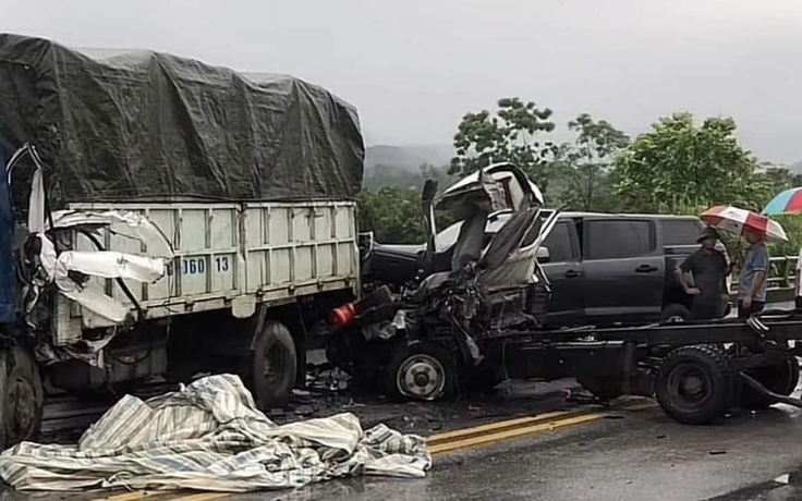 Hạn đăng kiểm 3 ô tô tông liên hoàn trên cao tốc Nội Bài - Lào Cai