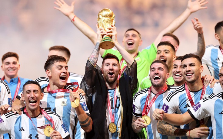 Dybala được HLV Scaloni gọi lại đội tuyển Argentina thay Messi